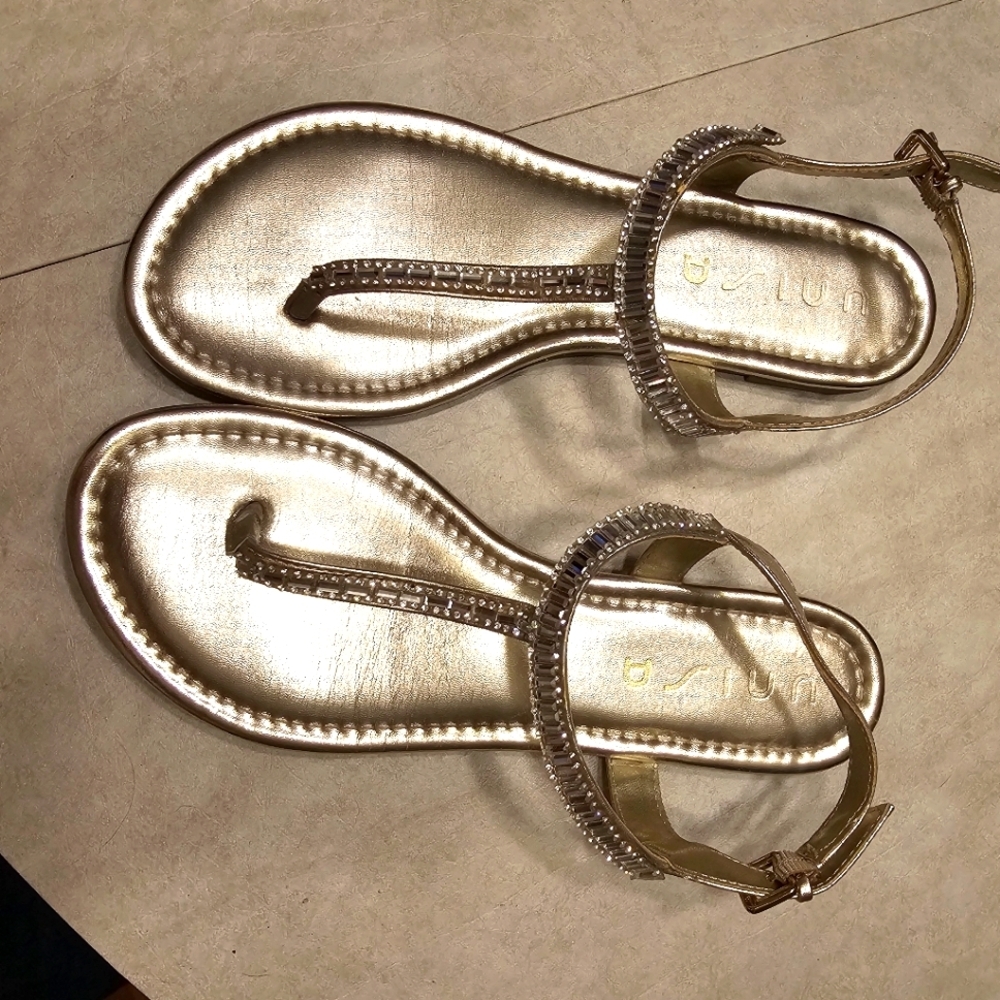 ✨️5 For $20✨️Mirrored rhinestone sandals